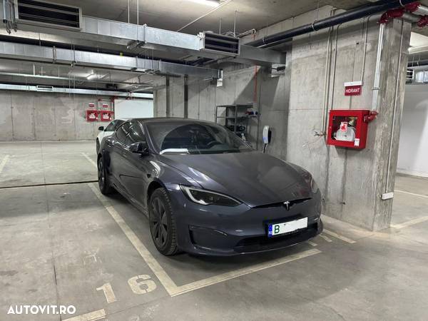 Tesla Model S - 3