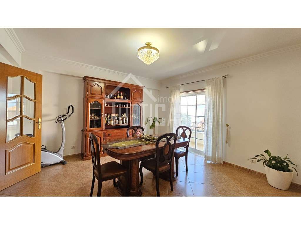 Apartamento T3 com garagem BOX em Alcainça-5