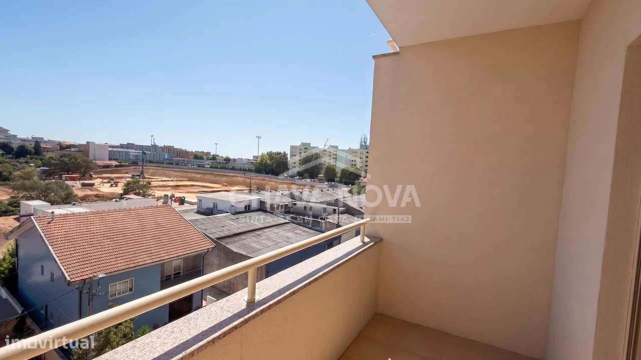 Apartamento T1+1 Último Piso c/ Lugar de Garagem em Canidelo - Gaia-13