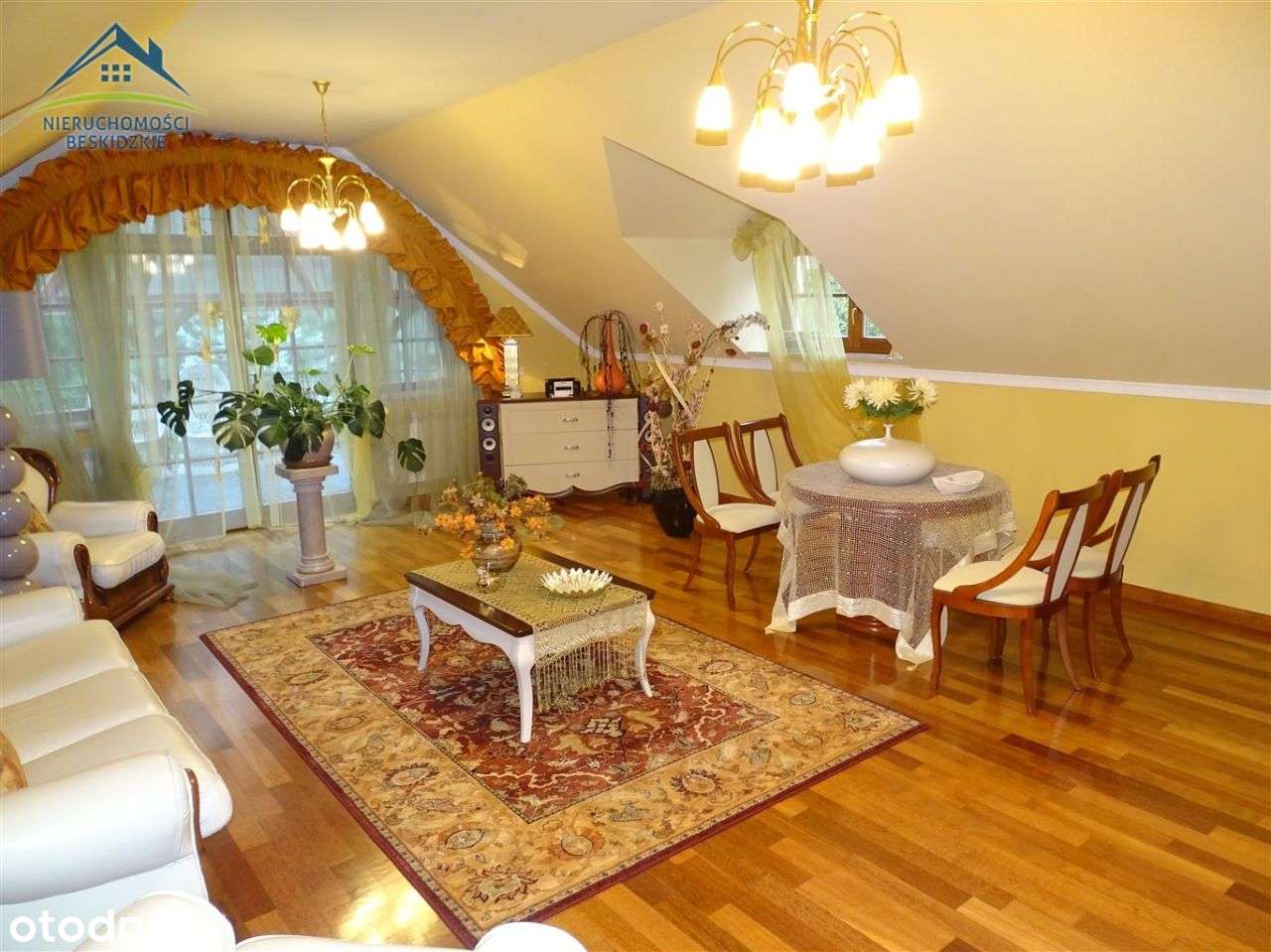 Niezwykły dom w Ustroniu - dla koneserów piękna!-0