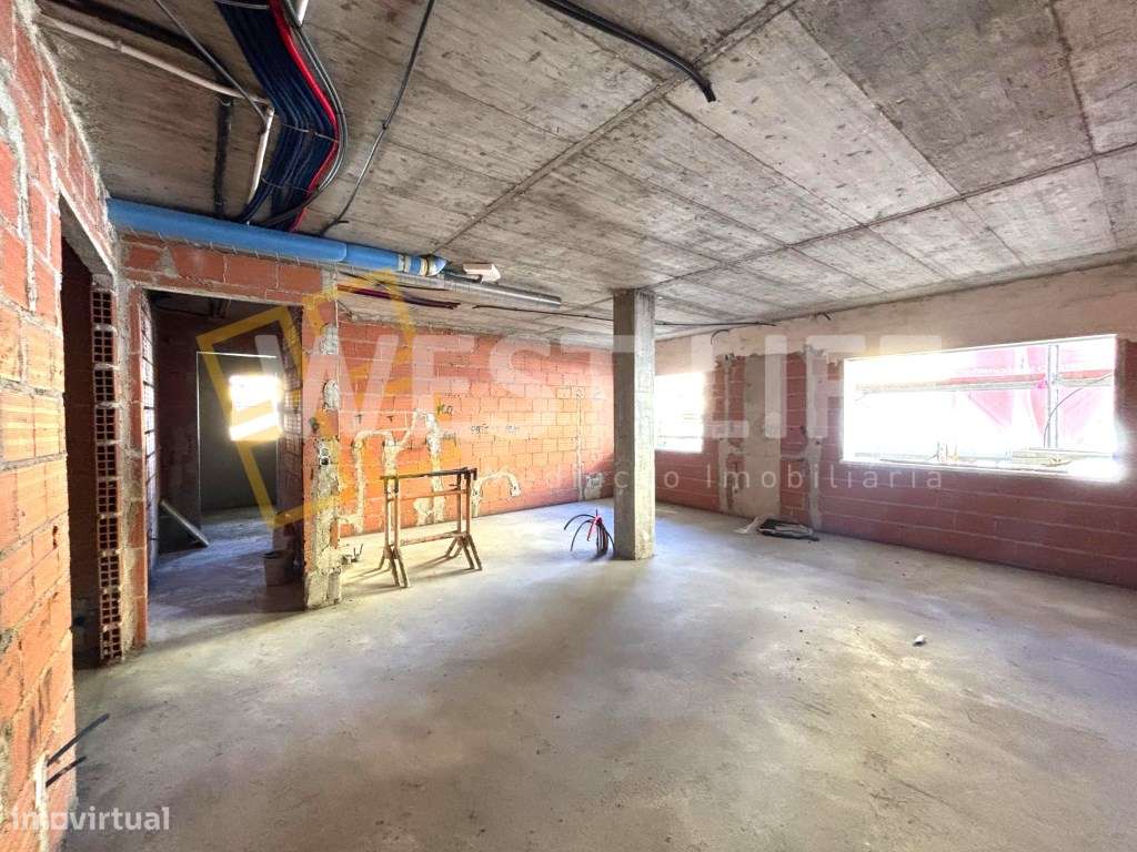 Apartamento T2 em empreendimento NOVO a 2 minutos do centro da Vila... - Grande imagem: 1/18