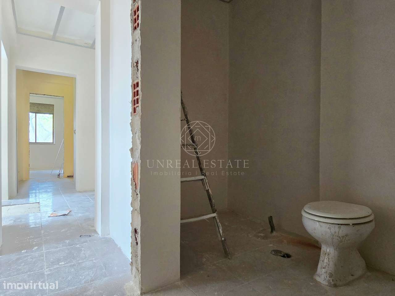 Apartamento T3 em Remodelação com Terraço de 80 m² e Parqueamento | Se-37