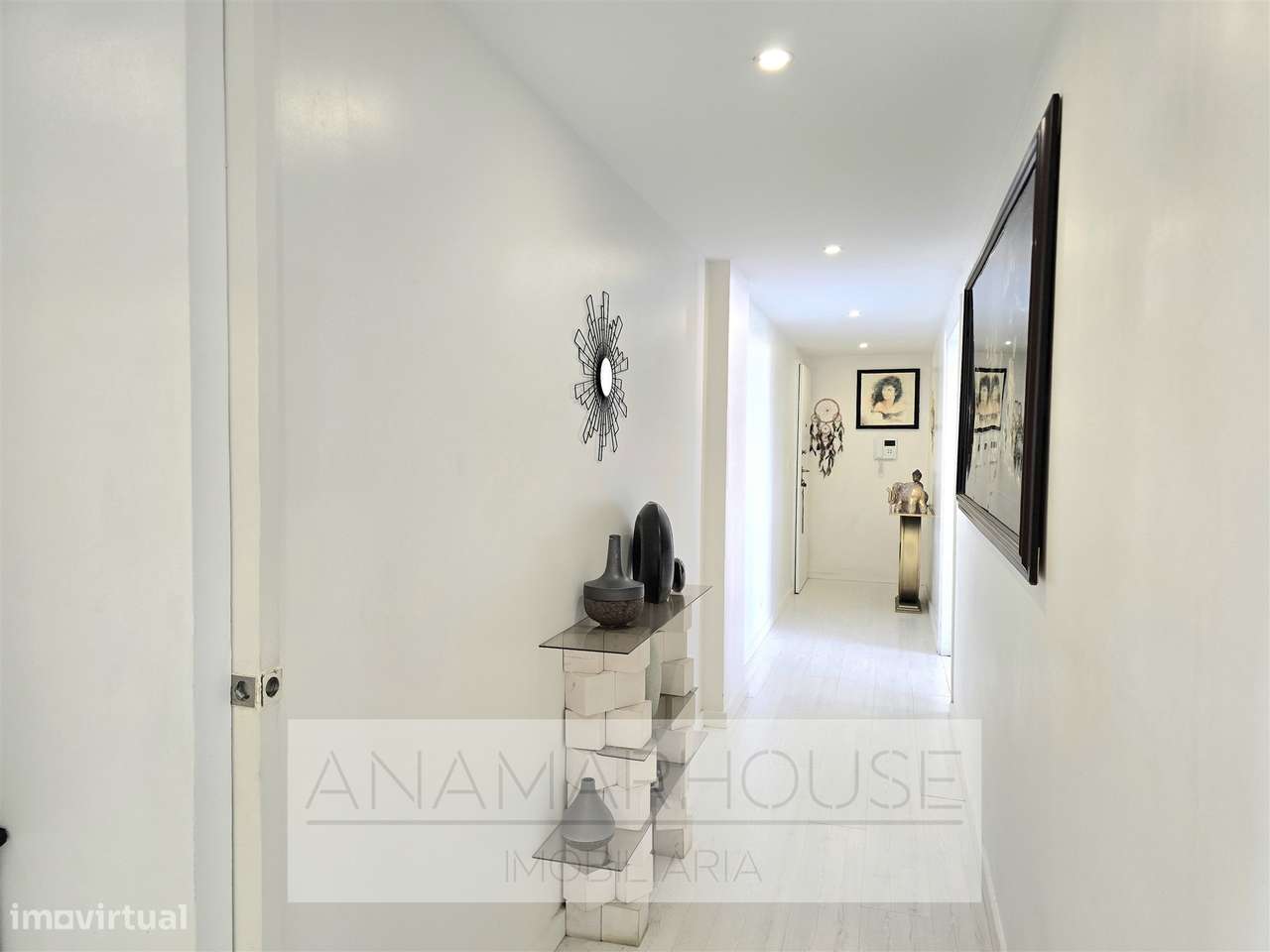 T2 Remodelado com Box para 2 Carros | Open Space 37m² | Vista Verde |-20