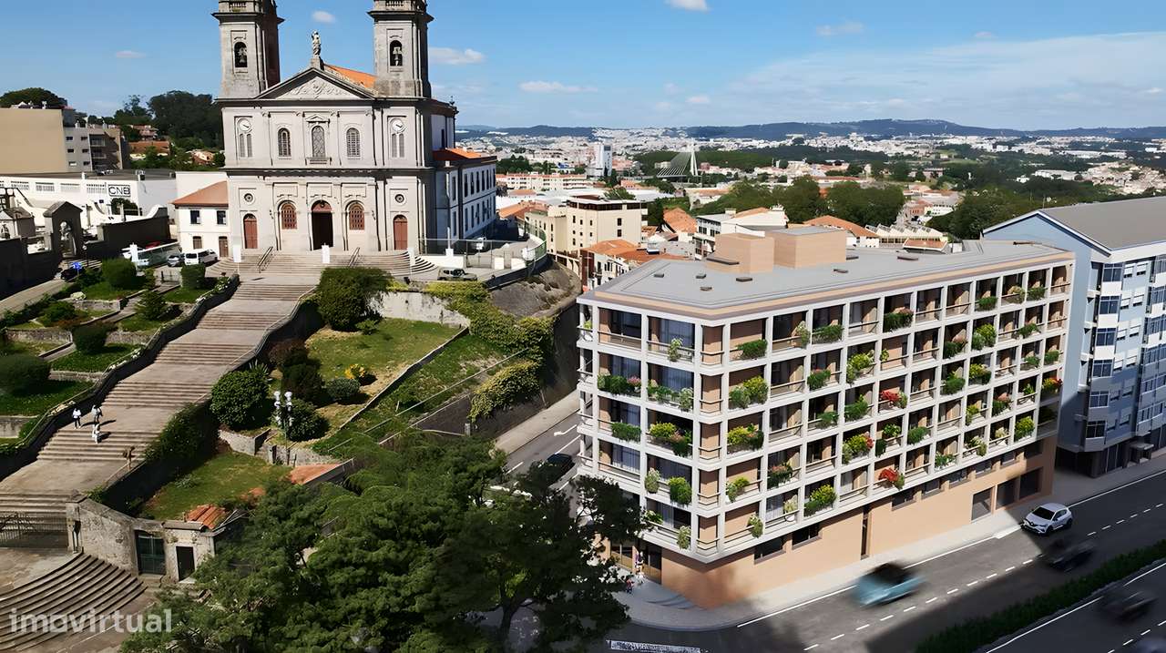 Apartamento T3 NOVO com varanda de 14 m2 e lugar de garagem-0