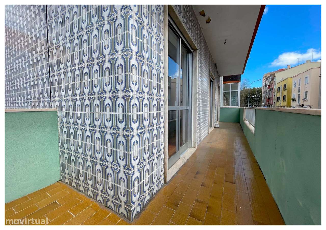 T4 • 140 m² • Varandas + Terraço • Rua Olivença – Amadora-23