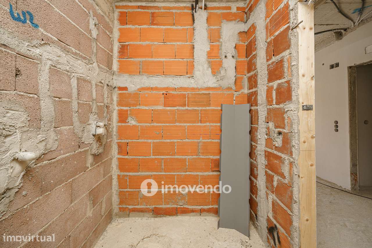 Moradia geminada T3+1 em fase de construção, em Pinhal de Frades-16