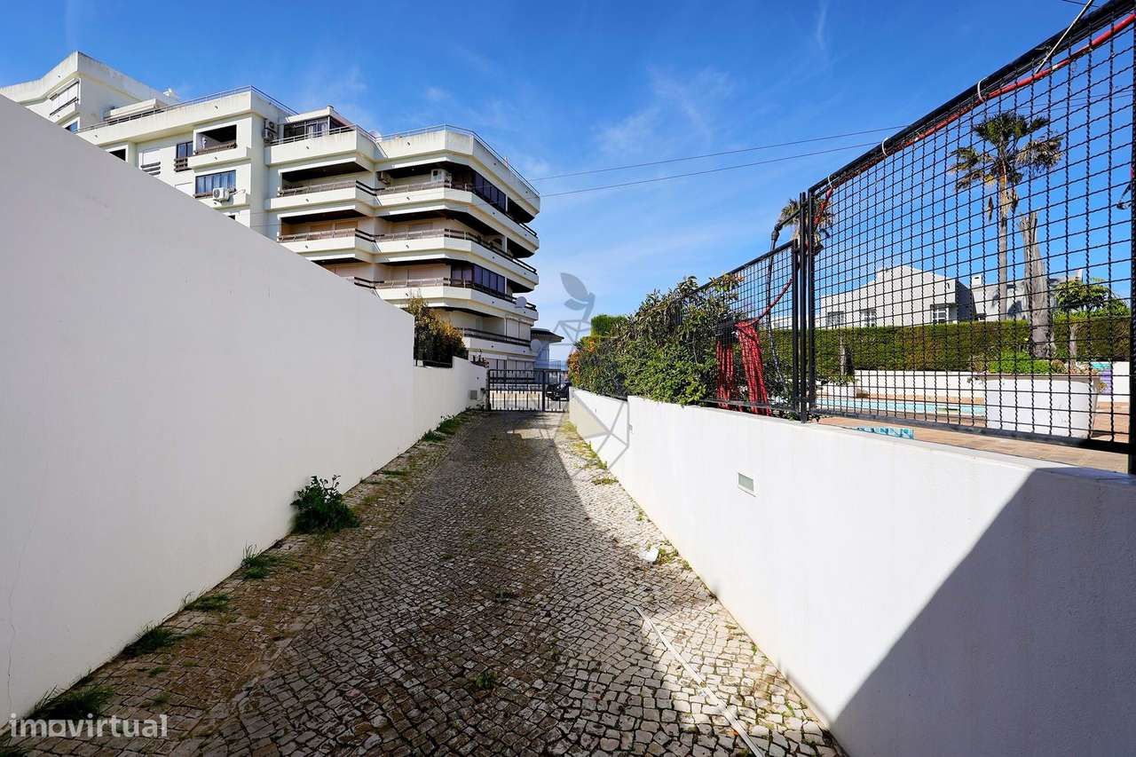 Apartamento T1  com Garagem e Piscina  no Coração da Praia da Rocha-54