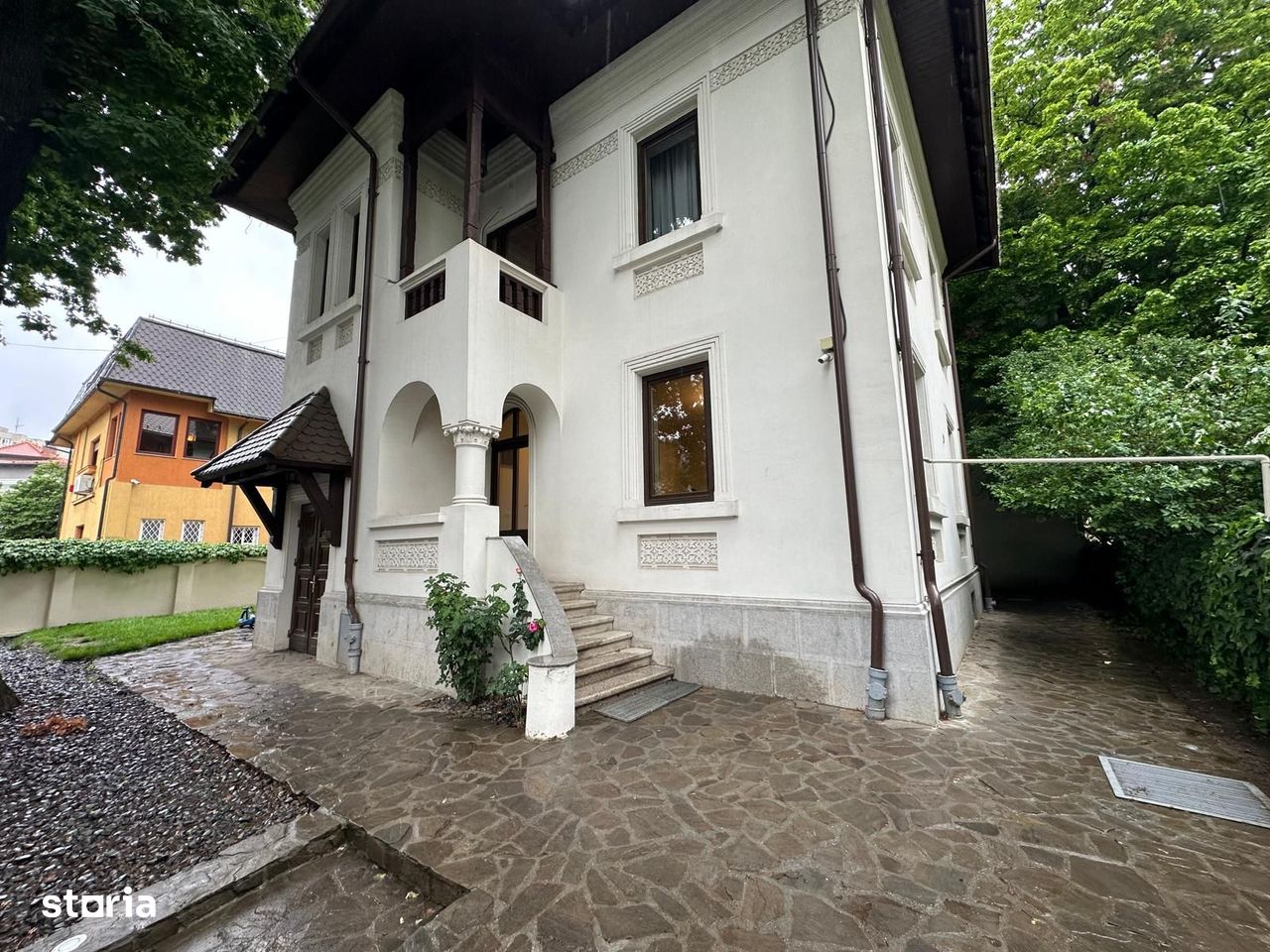 Casa de inchiriat individuala cu gradina in zona Kiseleff