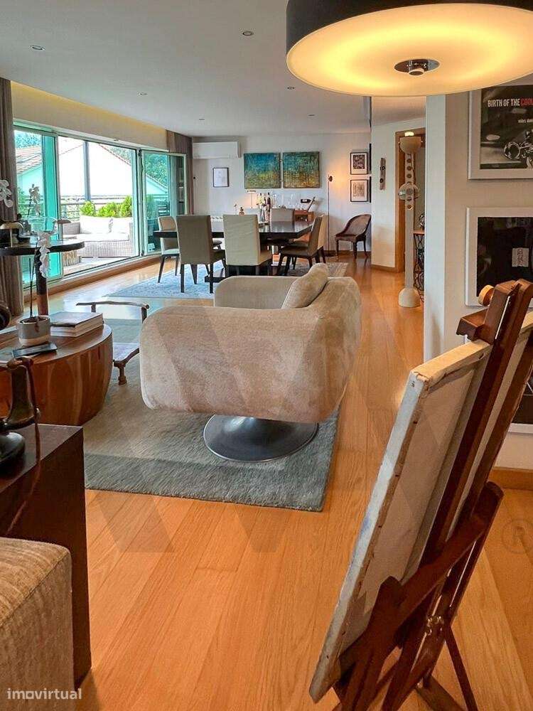 Fantástico T4 Duplex em Condomínio Fechado na Marginal - Grande imagem: 5/51