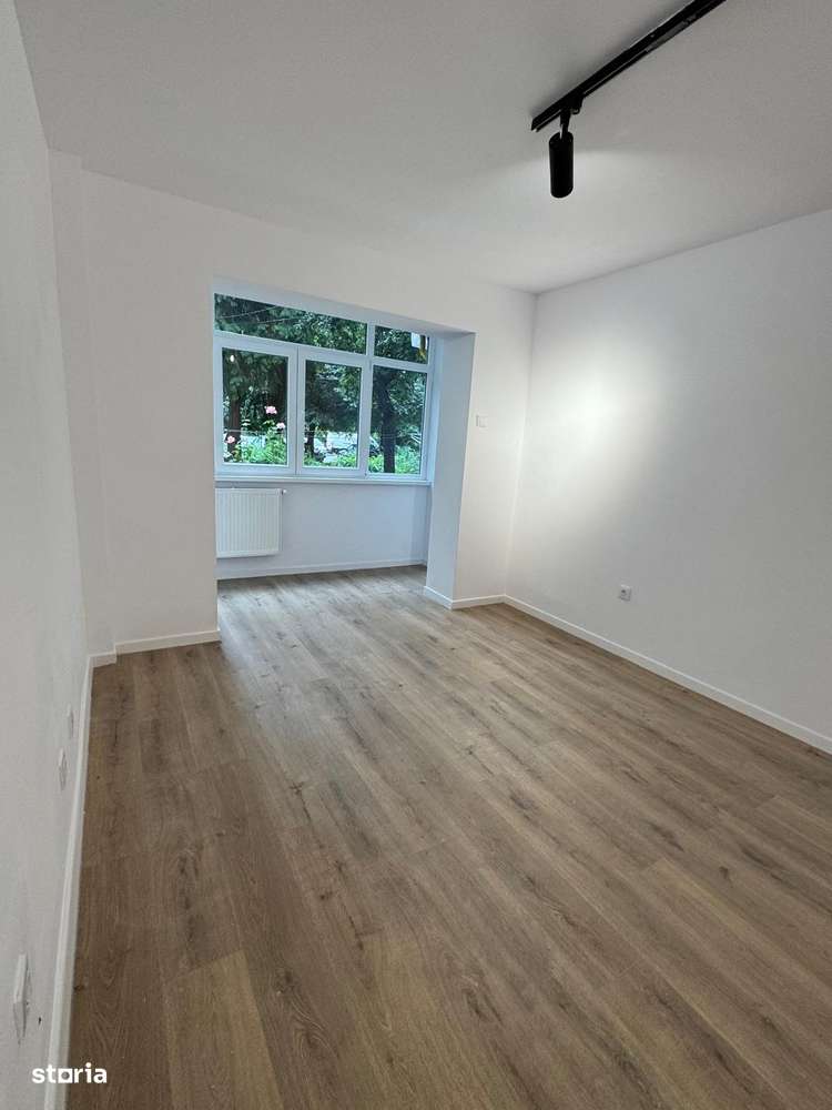 Vand 2 camere Banca Nationala parter , stradal - Imagine principală: 5/10