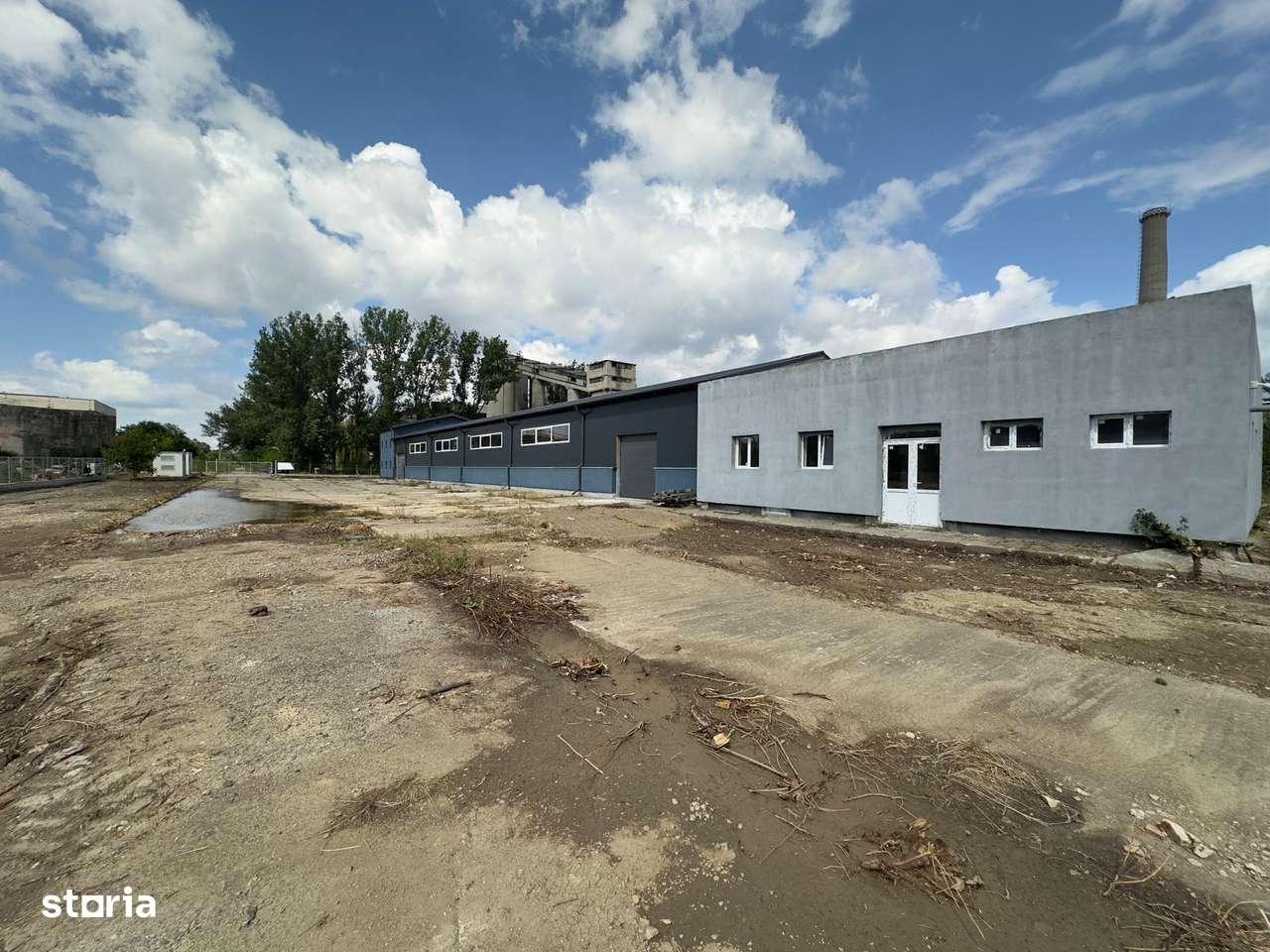 Hala, spatii de la 300mp la 500mp, platforma betonata, zona vamii Iasi - Imagine principală: 5/6