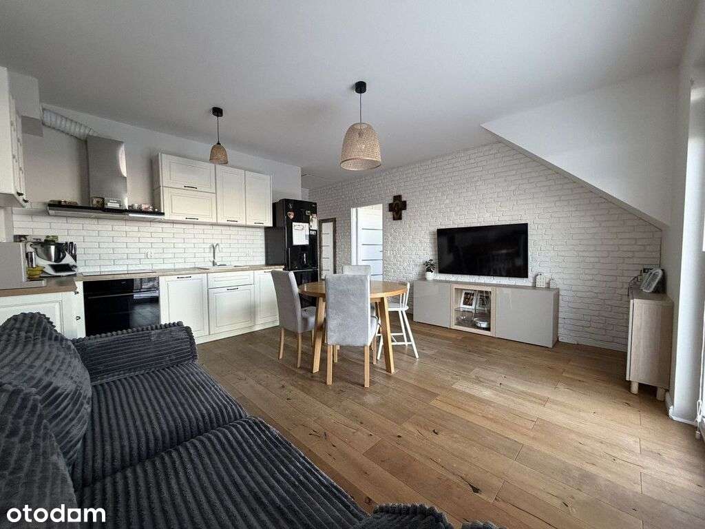 3 Pok 57m2 + Strych! Przy Lesie! Rumia-1