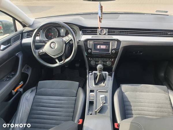 Volkswagen Passat Variant 1.6 TDI SCR BlueMotion Trendline - 11