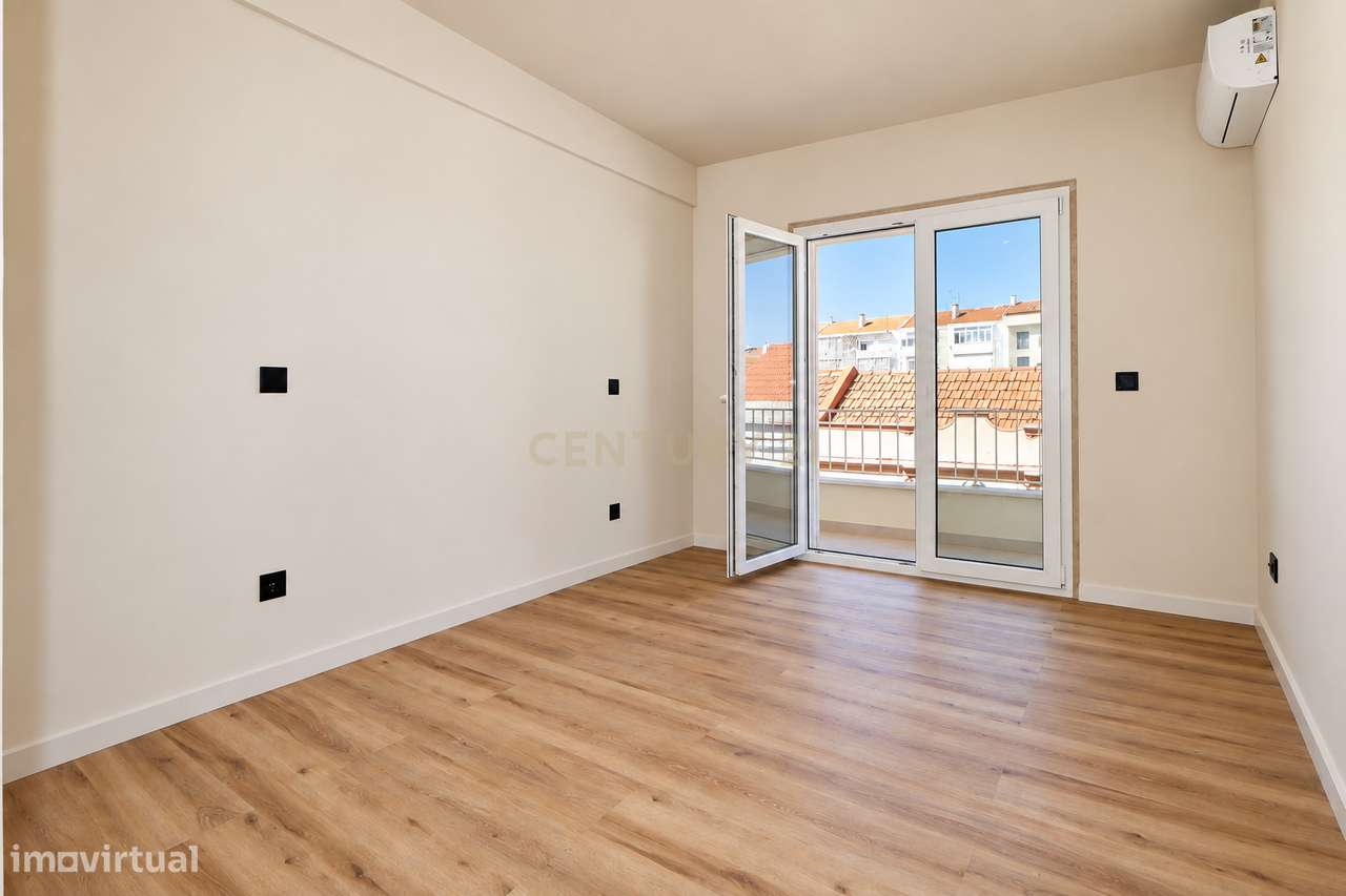 Espectacular Apartamento T3, totalmente remodelado, no centro do Monti-32