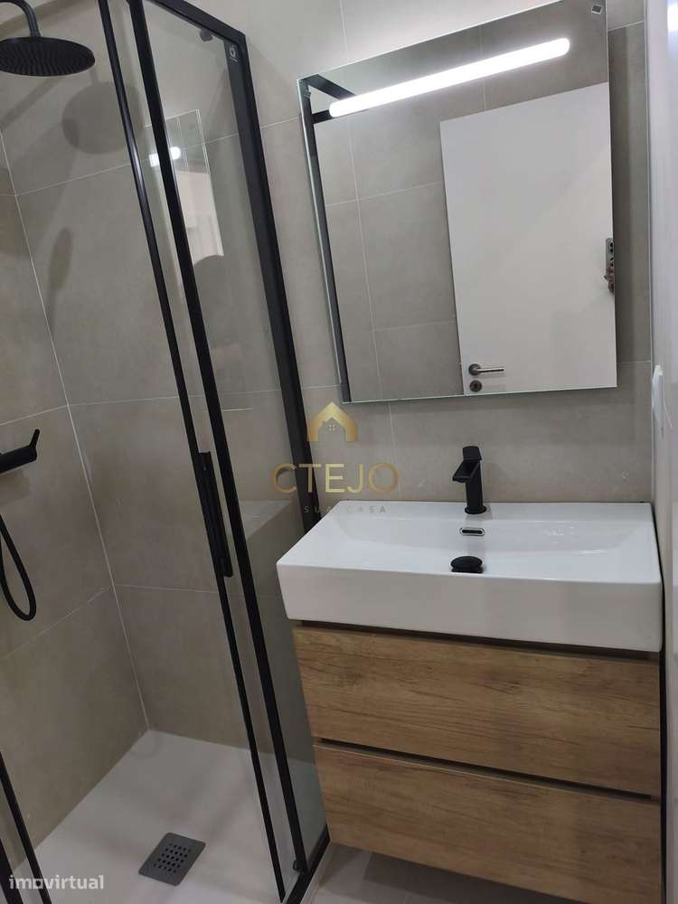 Apartamento T3 totalmente remodelado-23