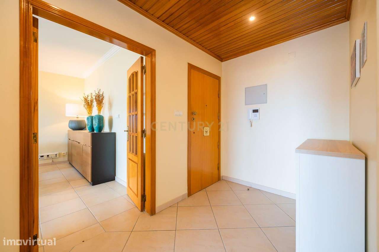 Apartamento T4 com Vista Rio e Áreas Generosas - Grande imagem: 5/60