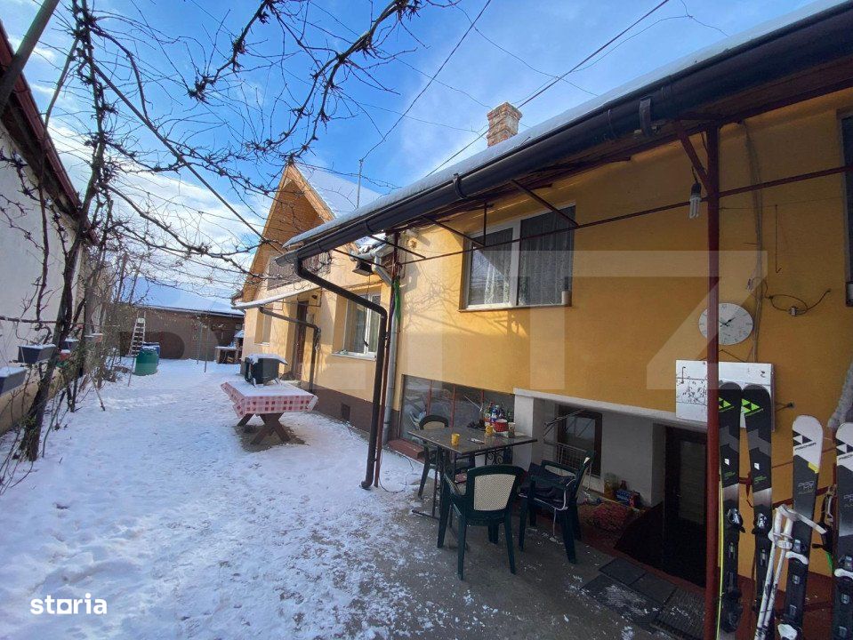 Casa de 284 mp, impartit in 3 apartamente, teren 503 mp, Str. Grivitei