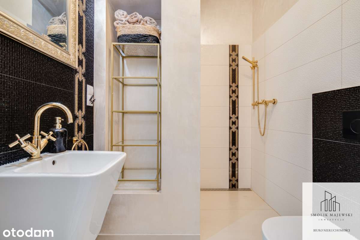 Rezydencja z basenem i pięknym ogrodem-6