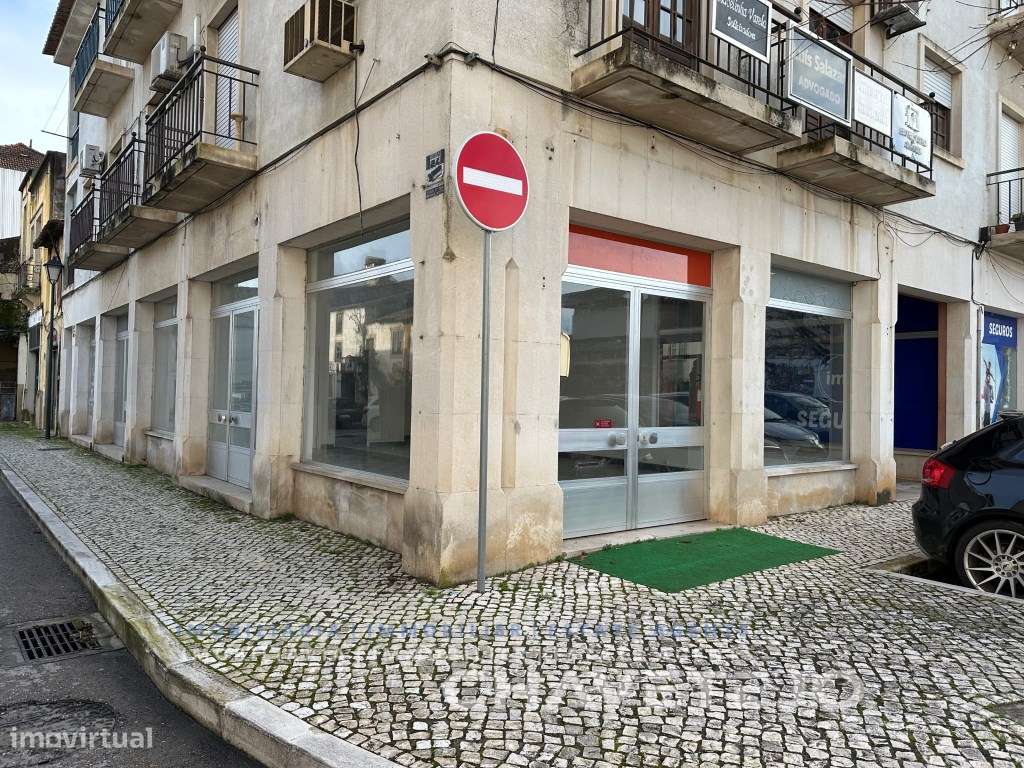 Loja com 78 m2 e boas montras perto de serviços e transportes públi... - Grande imagem: 3/12