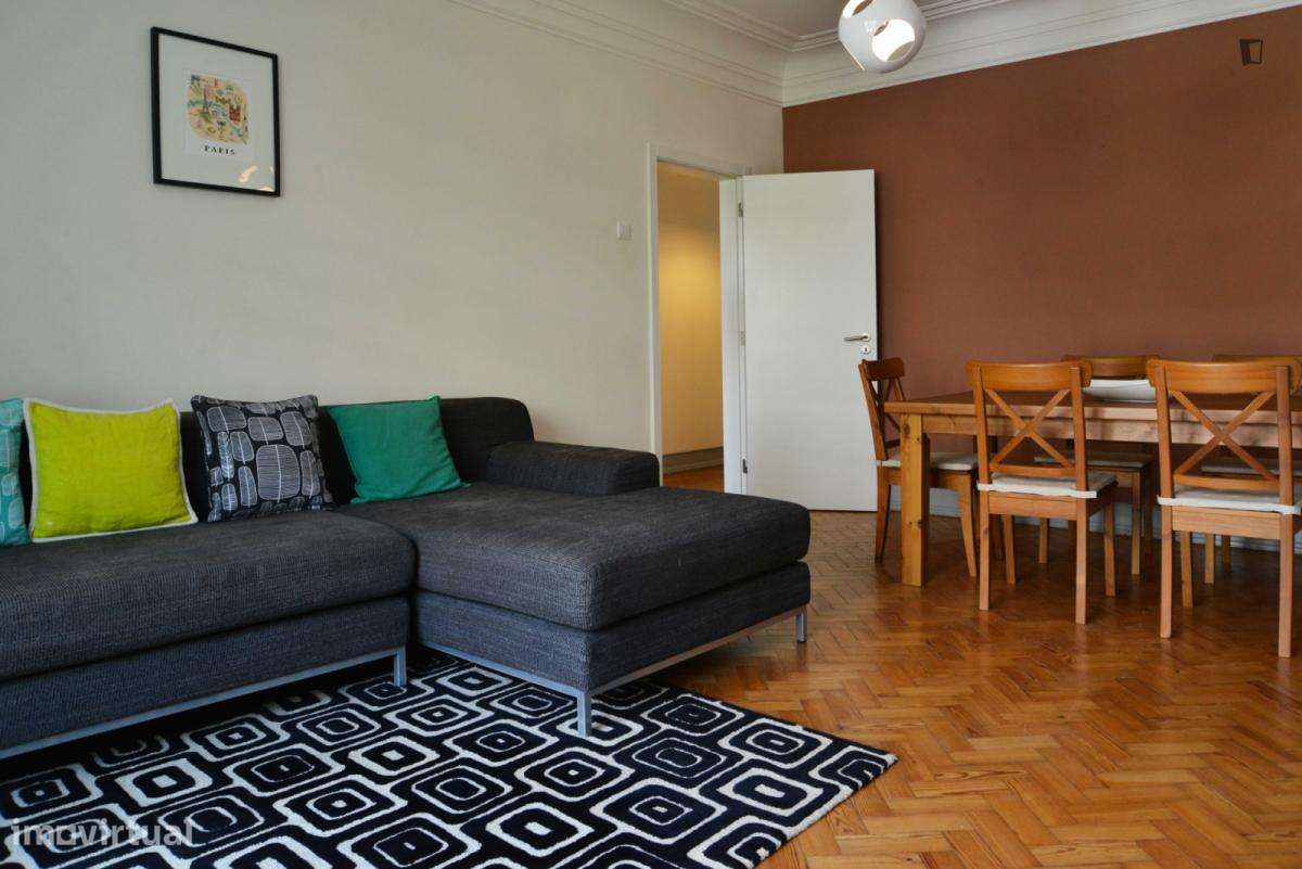 Quarto - localizado em Restelo Lisbon - Grande imagem: 4/12