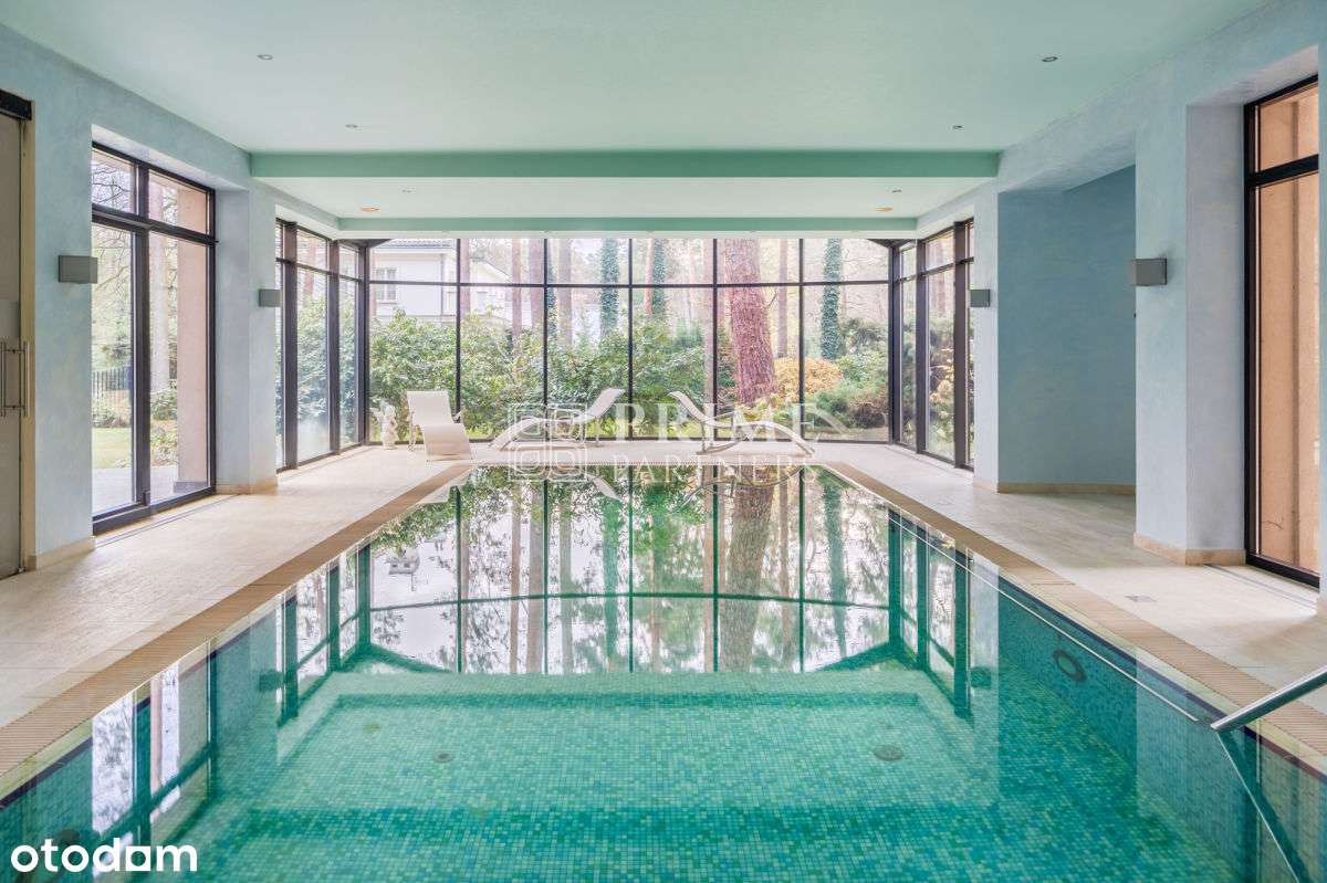 Reprezentacyjna rezydencja z basenem-9