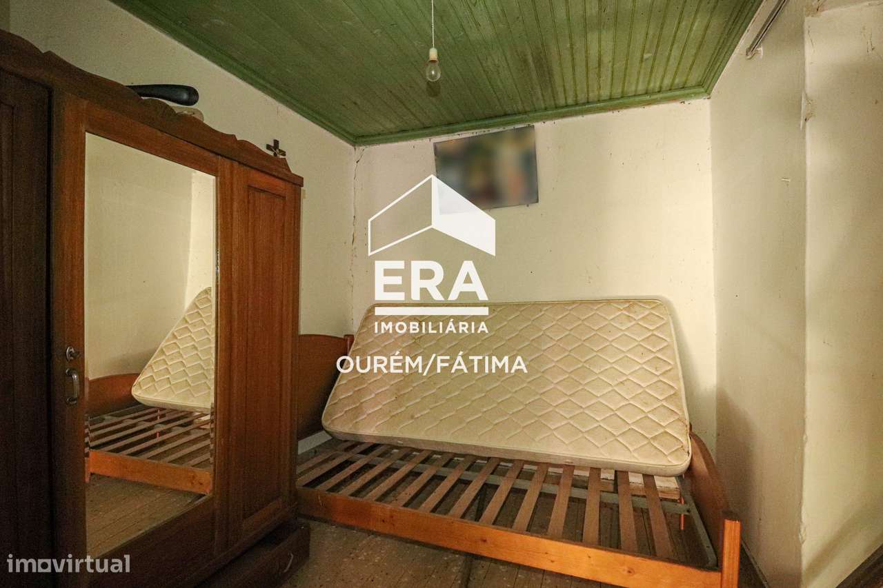 Moradia T3 para reconstrução no Bairro, Ourém-13