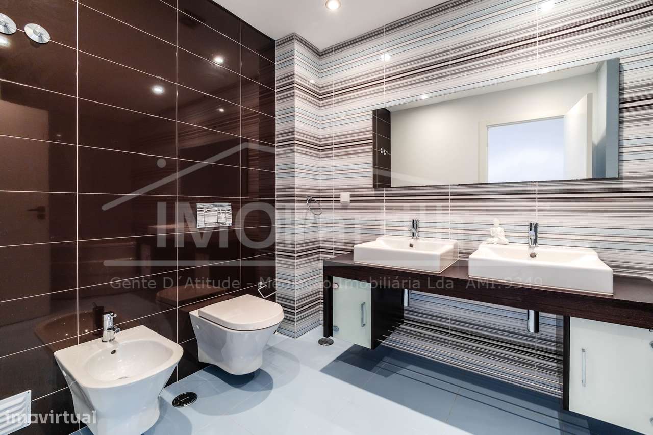 Moradia T5 | 358 m2 | Piscina e Campo de Basquetebol| Rio de Mouro-27