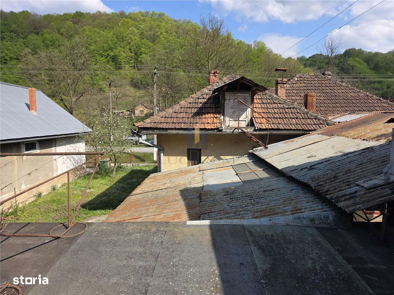 Casa cu teren generos in zona turistica Nadrag Timis-14