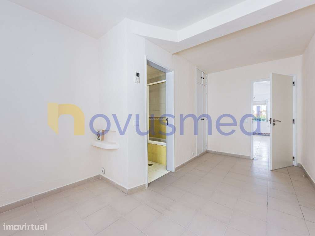 Moradia com Piscina na Zona Premium Areias São João, Albufeira-27