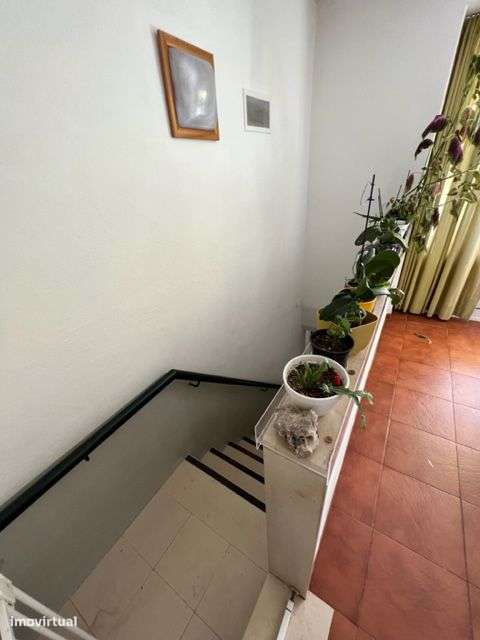 Excelente Moradia c/Piscina, Ringue desportivo, Garagem-24