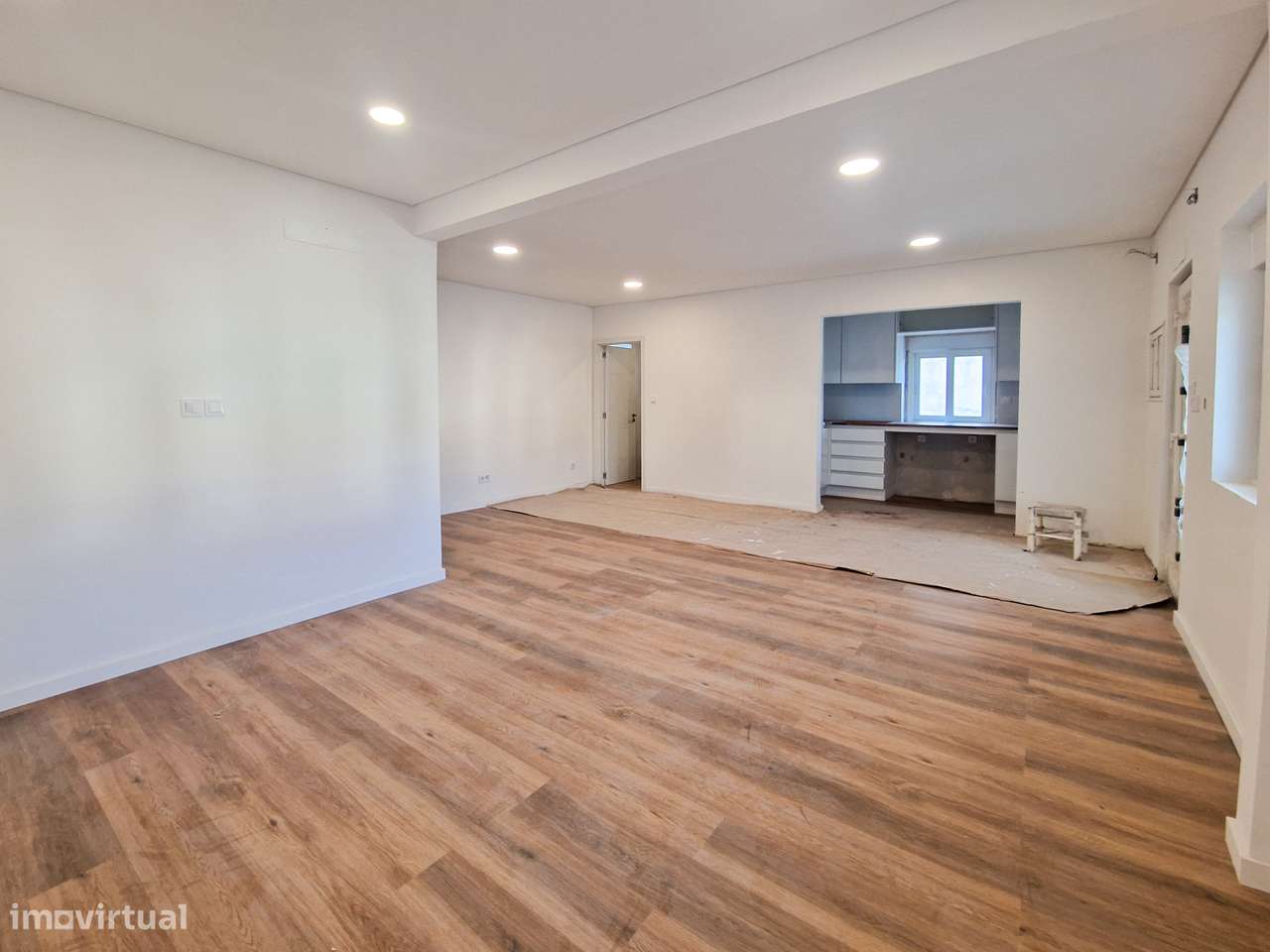 Moradia 4 ass. totalmente remodelada - possibilidade de quarto no r/c-12