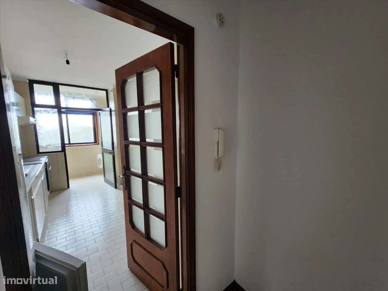 Apartamento T2 situado em Vilar do Paraíso - Grande imagem: 4/17