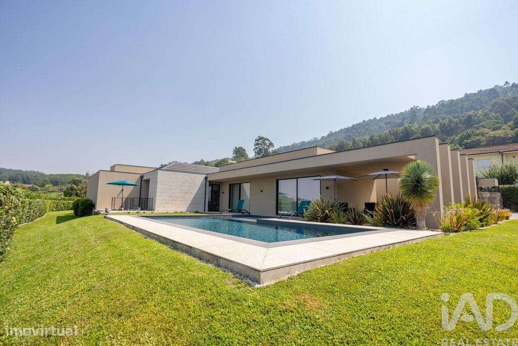 Moradia térrea T3 em Santo Tirso, Couto e Burgães de 275 m2 - Grande imagem: 5/39