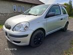 Toyota Yaris 1.0 Base - 1