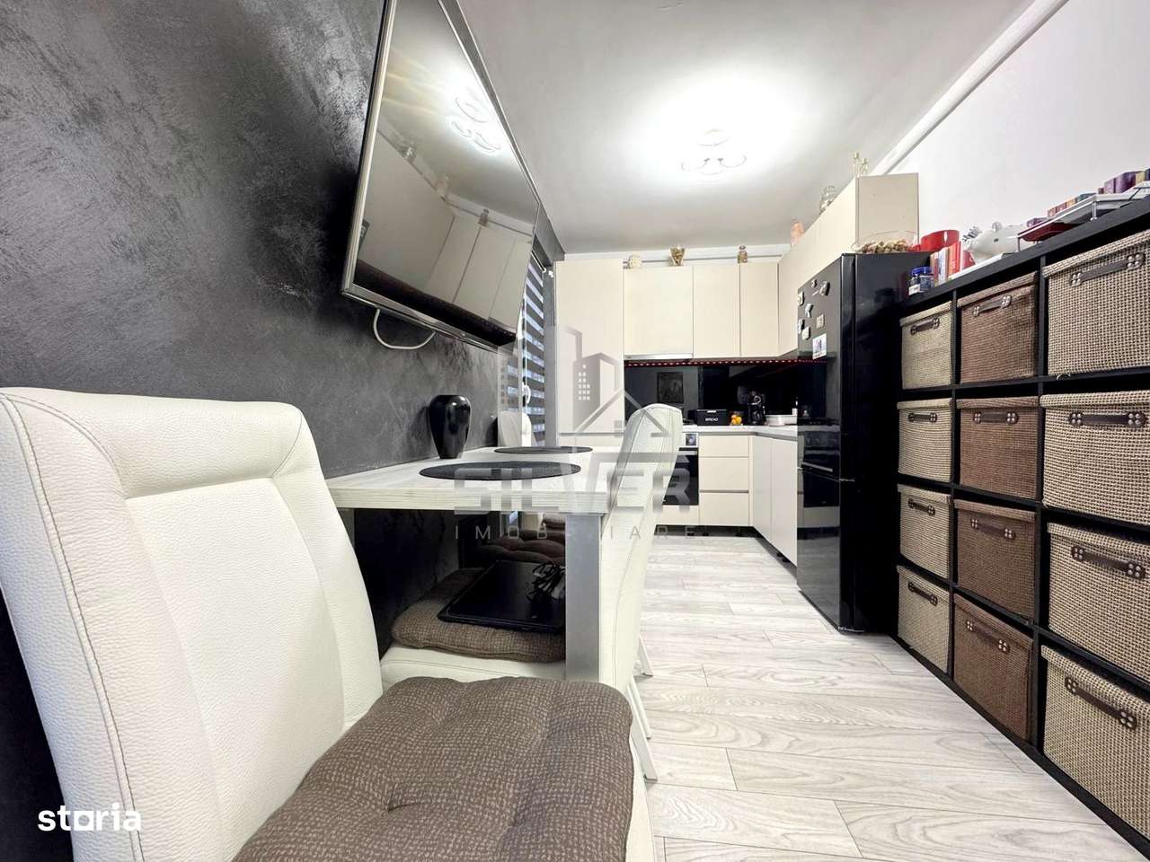 Apartament cu 2 camere+terasa de 23.6 mp/zona străzii Eroilor. - Imagine principală: 5/12