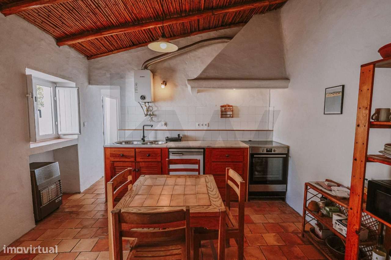 MORADIA  ESPAÇO EXTERIOR  E ZONA DE ESTACIONAMENTO PRIVATIVO-8