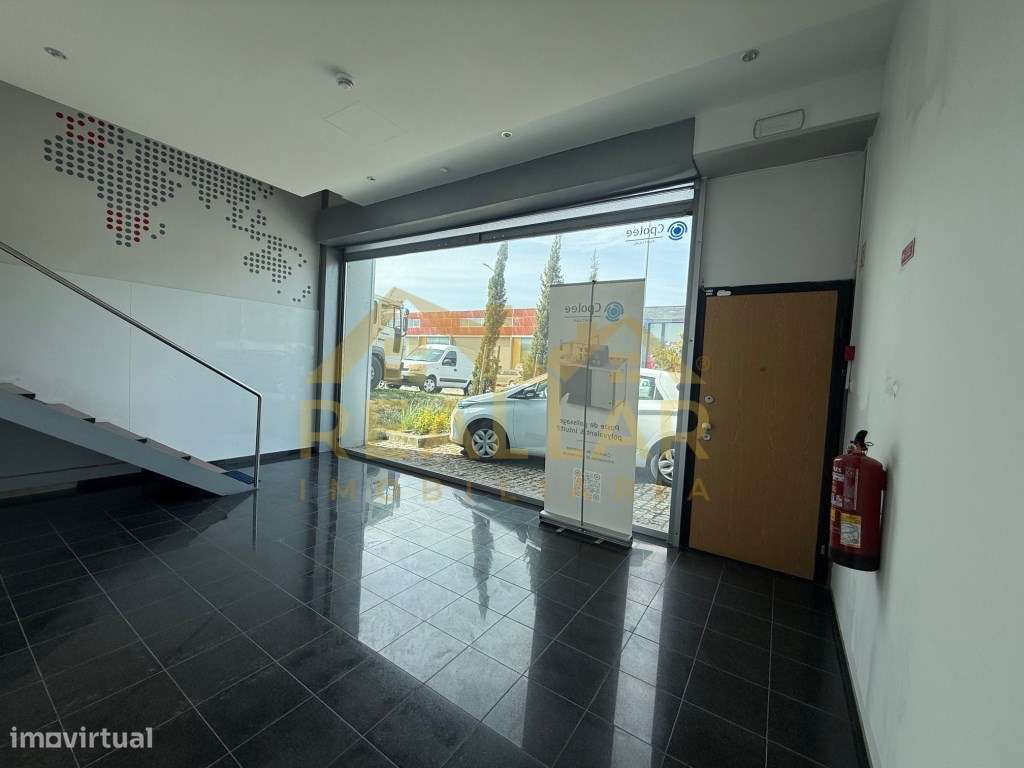 Excelente Oportunidade - Armazém com Escritórios em Aveleda, junto ... - Grande imagem: 5/27