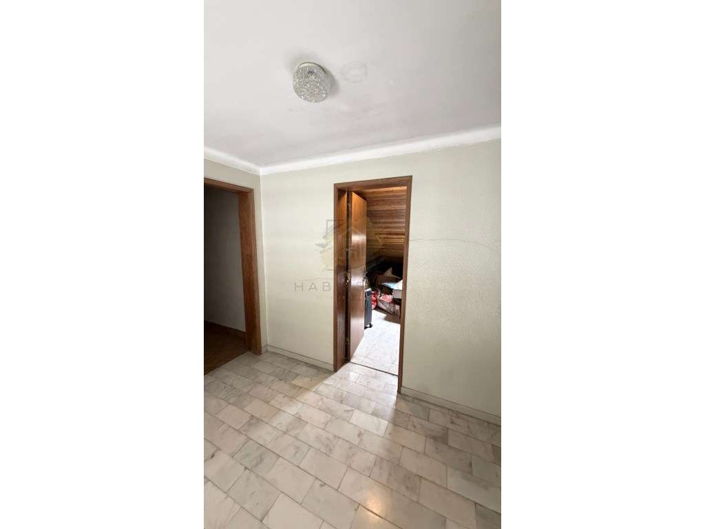 Apartamento T2 Rc com logradouro comum-16