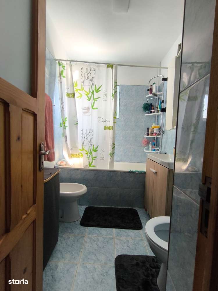 Vanzare ap 3 camere bld.Poitiers , bloc 1992-7