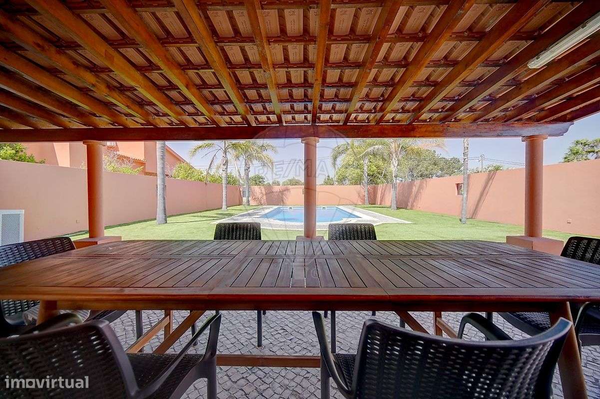 Moradia T6 para venda-46