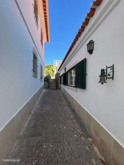 Excelente Moradia c/Piscina, Ringue desportivo, Garagem-46