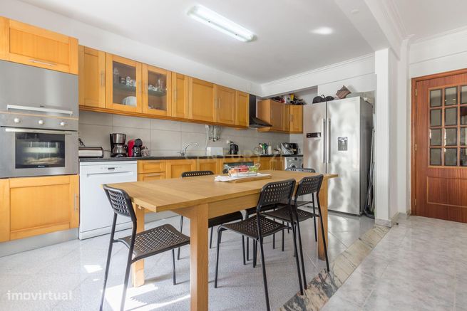 Apartamento T3 em Excelente Localização na Quinta do Conde-4