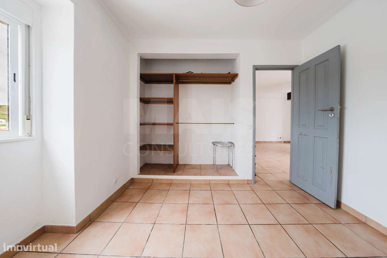 Moradia Térrea Renovada C/ Logradouro e Terreno, Vimeiro - Lourinhã-11