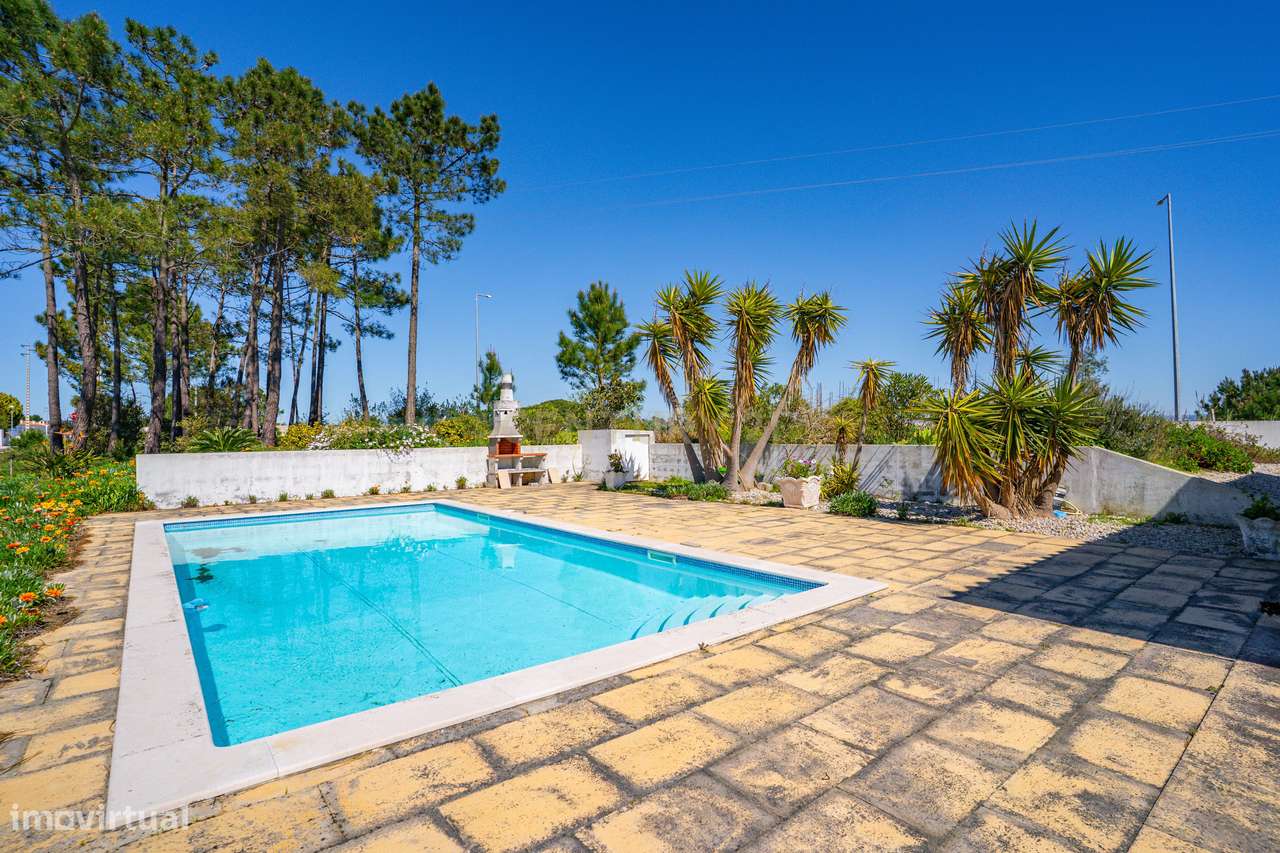 Moradia T6, localizada numa das zonas mais valorizadas do Oeste-27