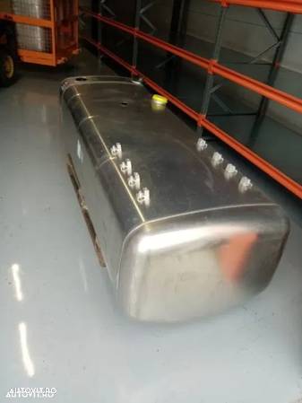 Oferim Spre Vanzare Rezervor CAMION MAN, DAF, Mercedes - 6