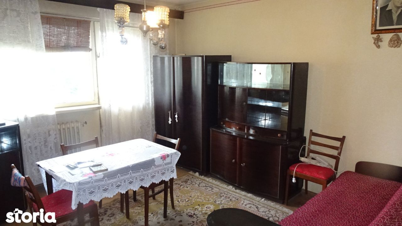Vand apartament 2 camere decomandat in Deva, zona Balcescu,
