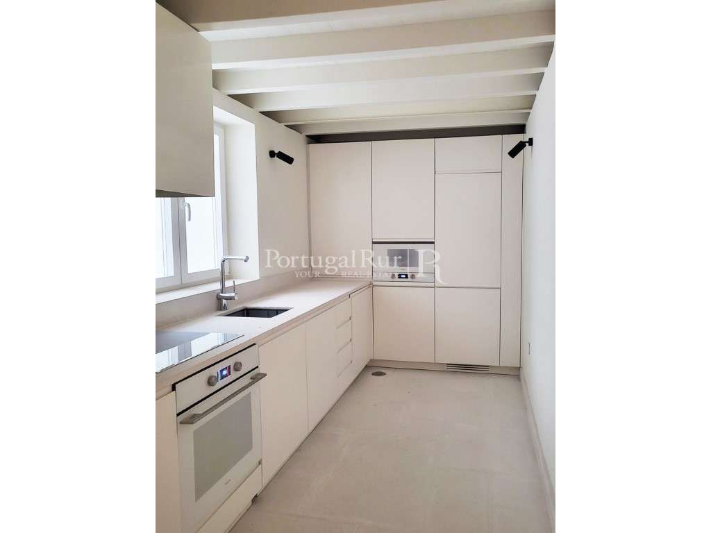 Moradia T2 Totalmente Reabilitada - Grande imagem: 2/21