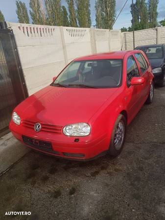 Dezmembram / Piese Volkswagen Golf 4 , 1.8 benzina , an. Fabr. 2000 - 1