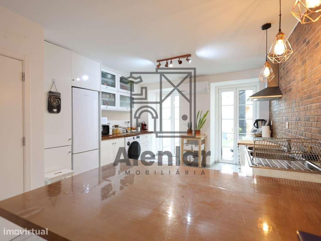 Moradia T3 como nova, no centro de Alhandra-3