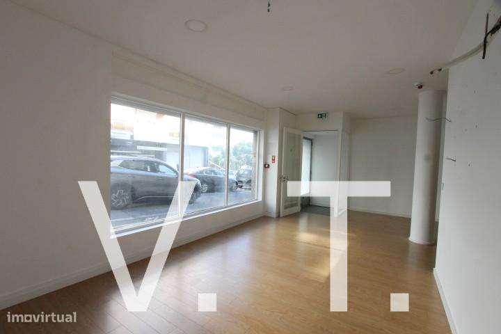 Loja para Com. e Serviços á Praçª Velasques/ S. Crispim - Grande imagem: 2/13